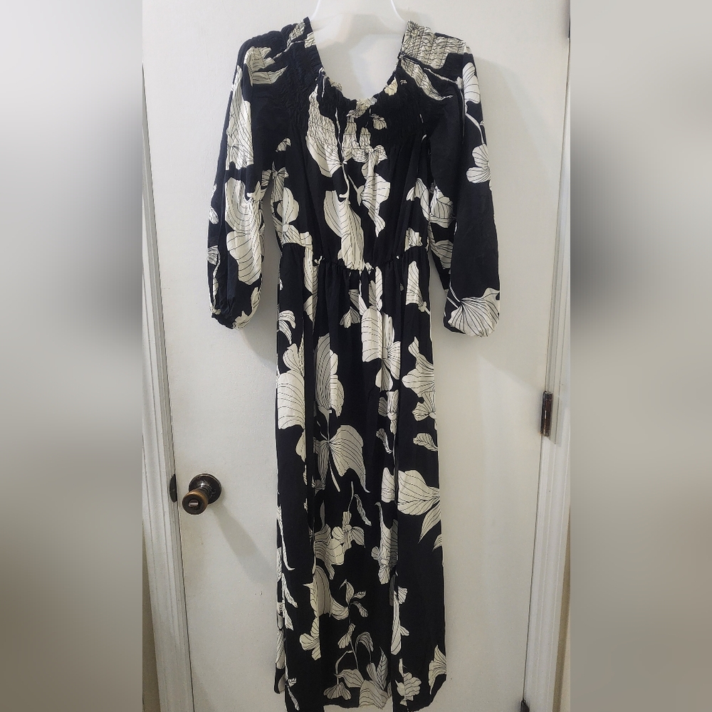 Elegant Black‎ and White Floral Dress